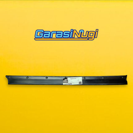 Lower Door Mercy W164  Strip Cover Penutup Pintu Bawah Belakang Mercedes ML350